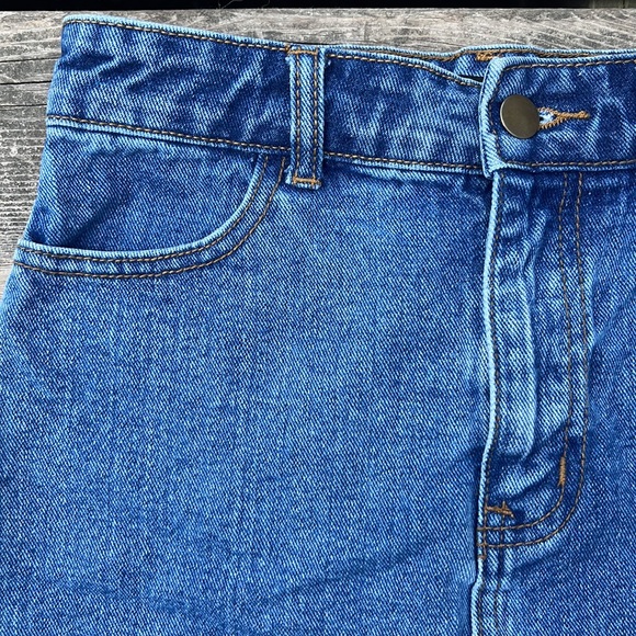 Frayed Denim Mini Skirt - Picture 2 of 4